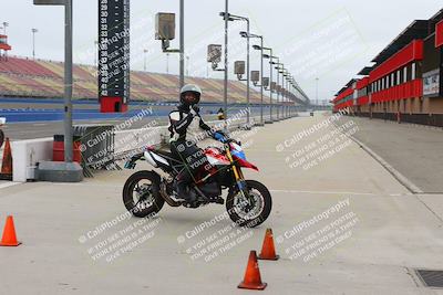 media/Oct-15-2022-Fastrack Riders (Sat) [[9a18b22502]]/Level3/Grid Shots/